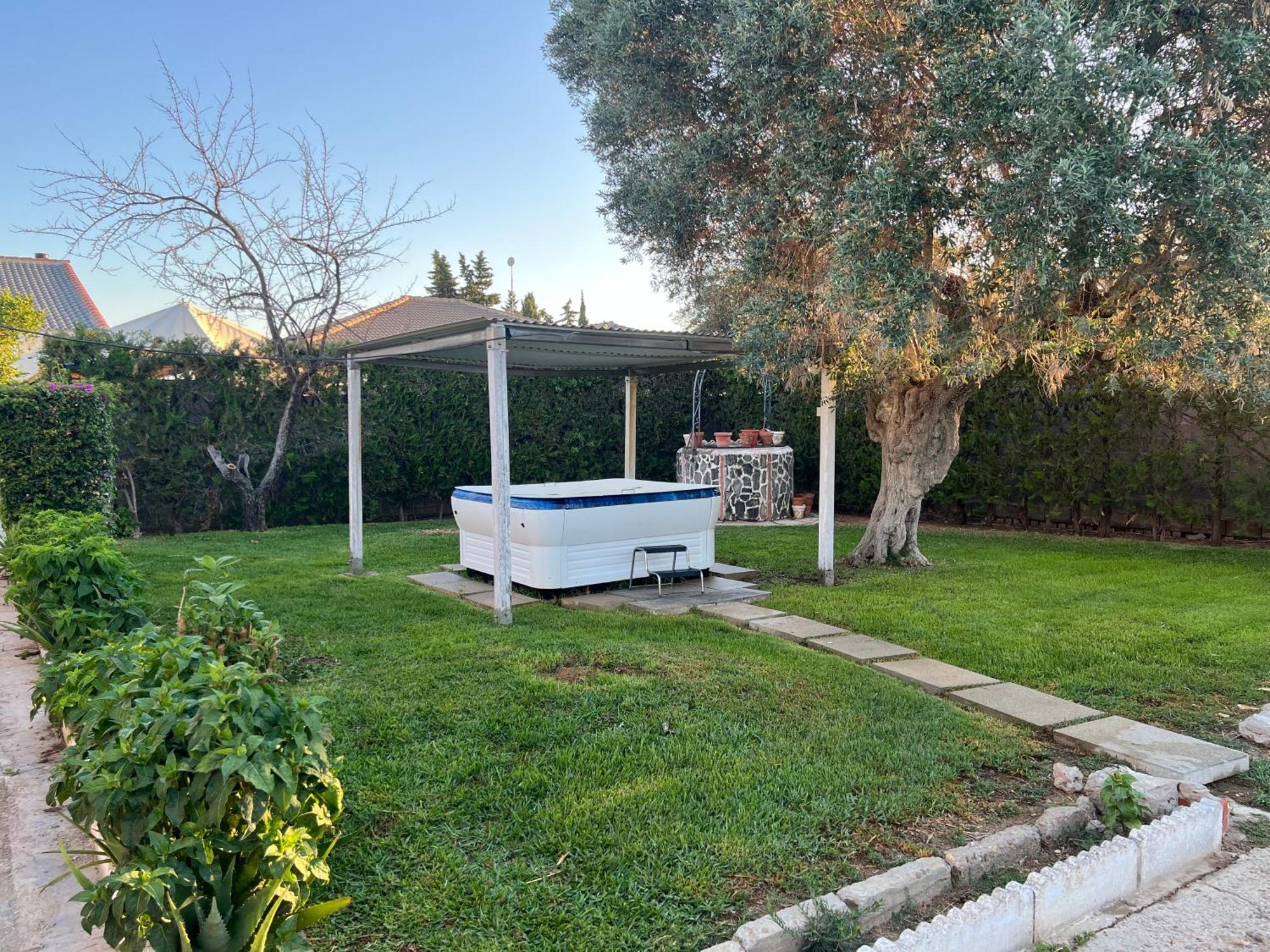 Chalet Piscina Jakuzzi Sevilla Hacienda de Tarazona Exterior photo