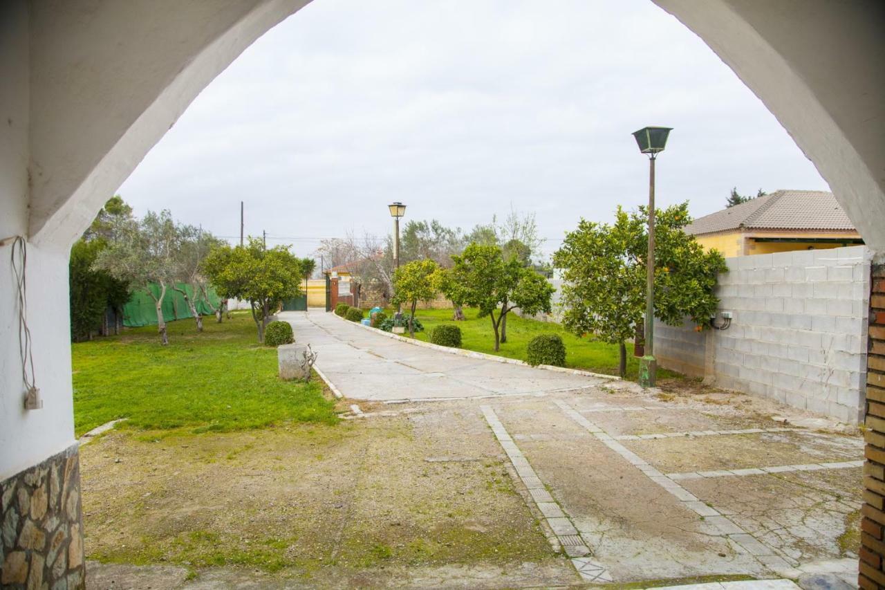Chalet Piscina Jakuzzi Sevilla Hacienda de Tarazona Exterior photo